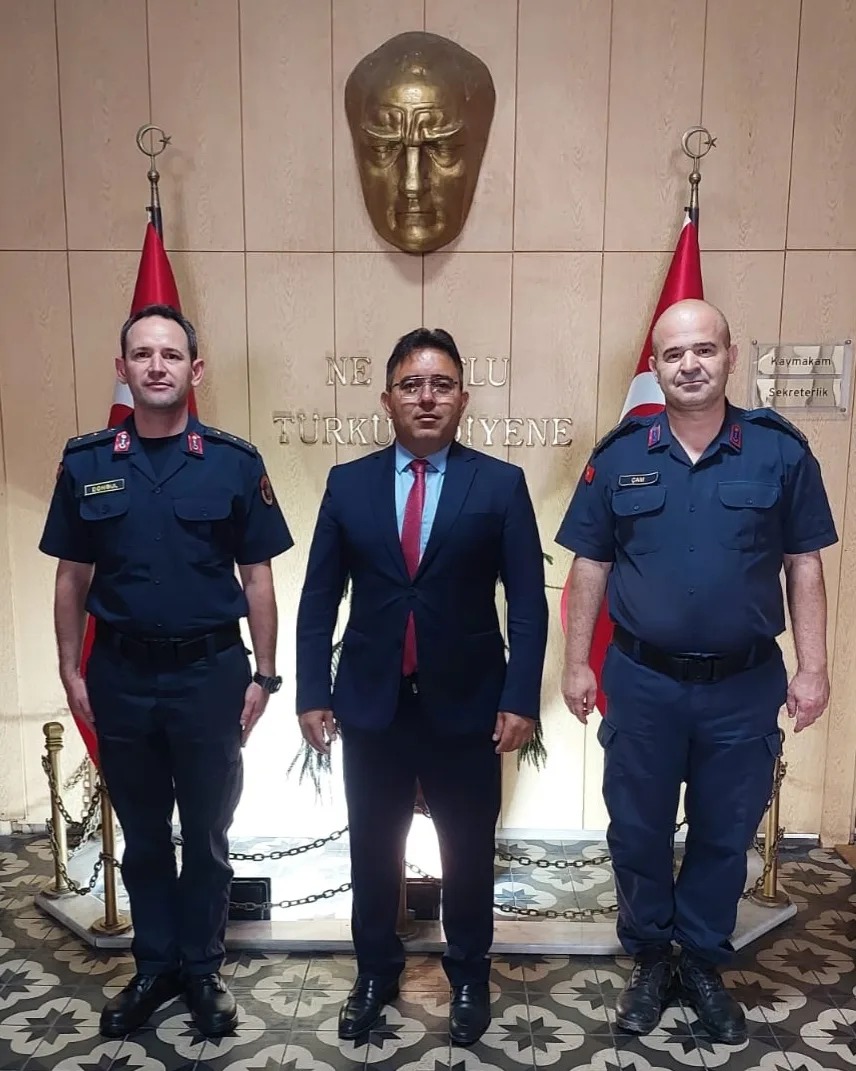 Marmaris İlçe Jandarma Komutanlığı görevini devralarak göreve başlayan J.Yzb.Berker DONGUL, Kaymakamımız Nurullah KAYA' yı ziyaret etti.