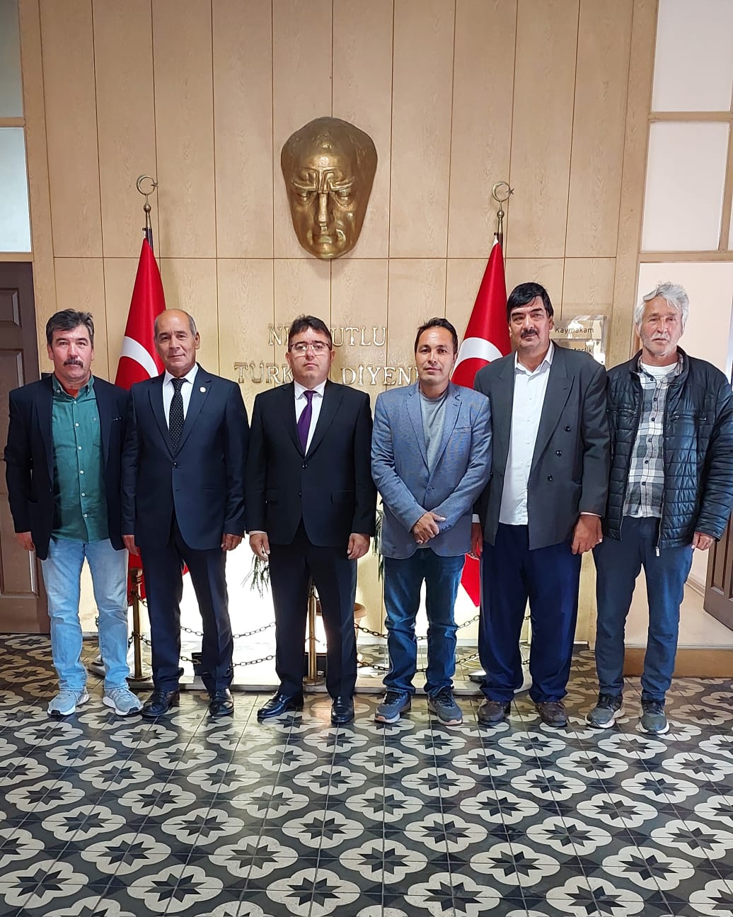 31 Mart 2024 Mahalli İdareler Genel Seçimlerinde Taşlıca  Mahallesi Muhtarı seçilen Menderes ALTINTAŞ, Kaymakamımız Nurullah KAYA' yı ziyaret etti.